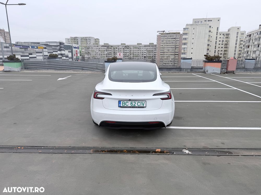Tesla Model 3 - 6