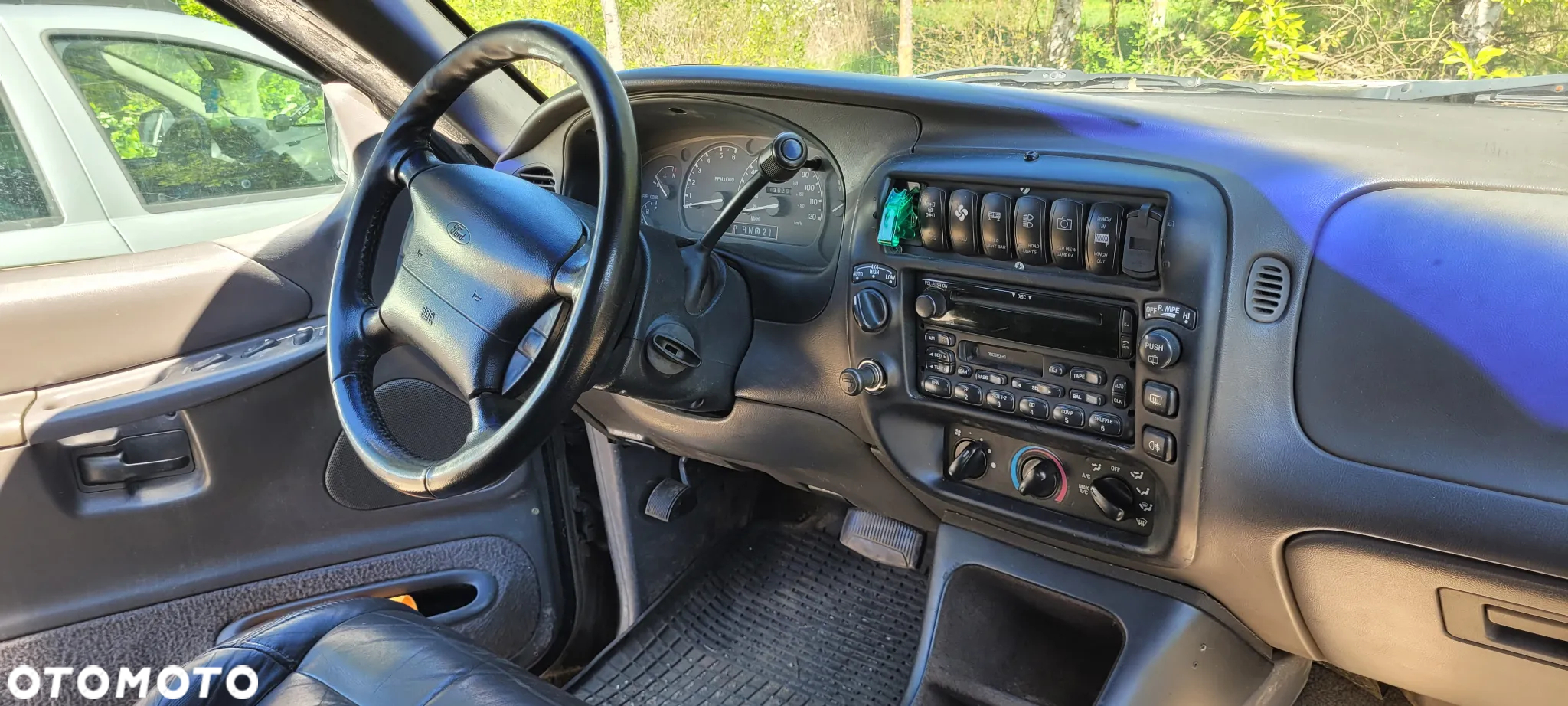 Ford Explorer - 8