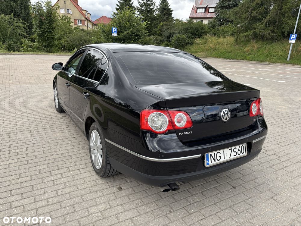 Volkswagen Passat - 4