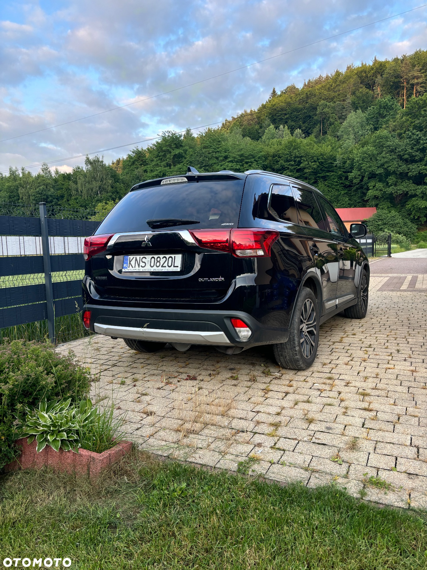Mitsubishi Outlander 2.0 Intense + 4WD CVT - 5