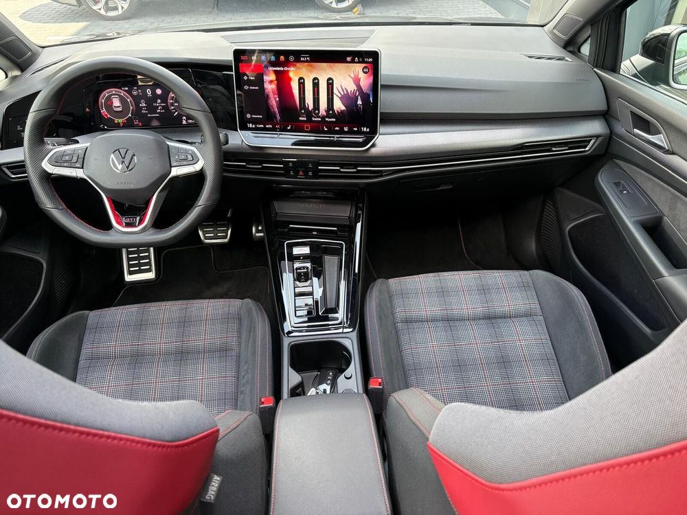 Volkswagen Golf - 25