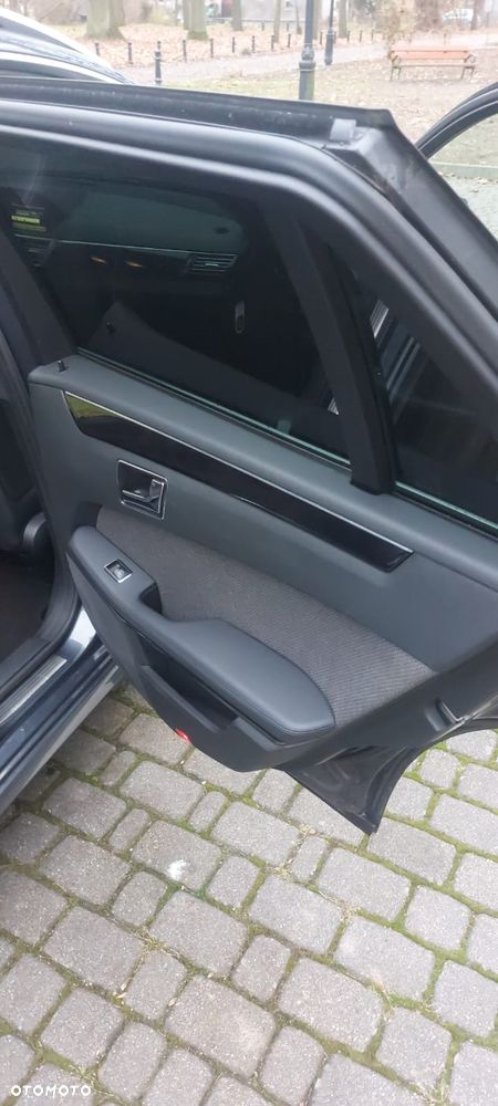 Mercedes-Benz Klasa E - 28