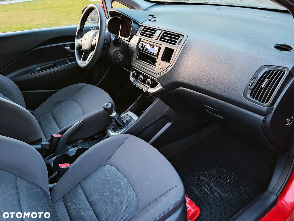 Kia Rio - 8