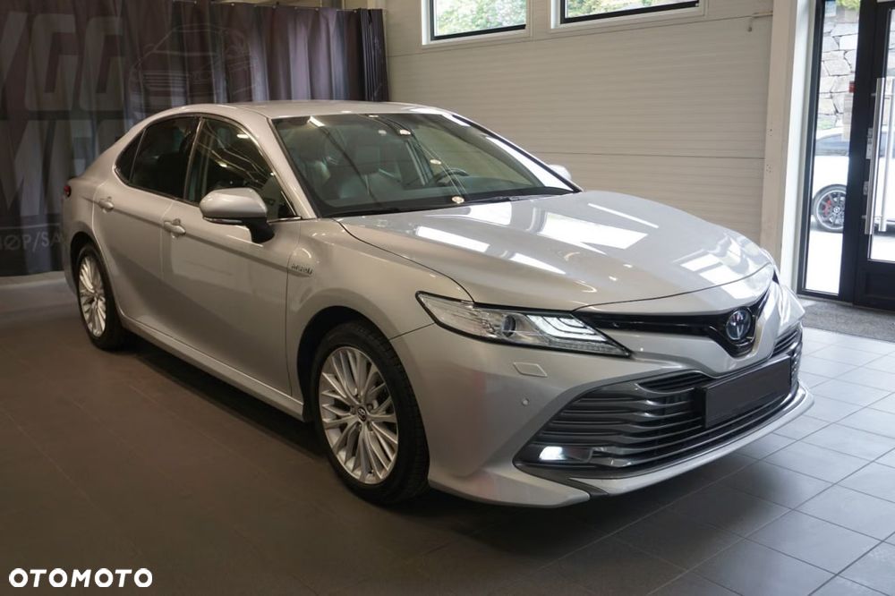 Toyota Camry Executive - 2