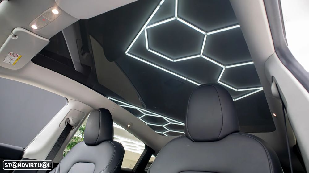 Tesla Model Y Long Range Dual Motor AWD - 15