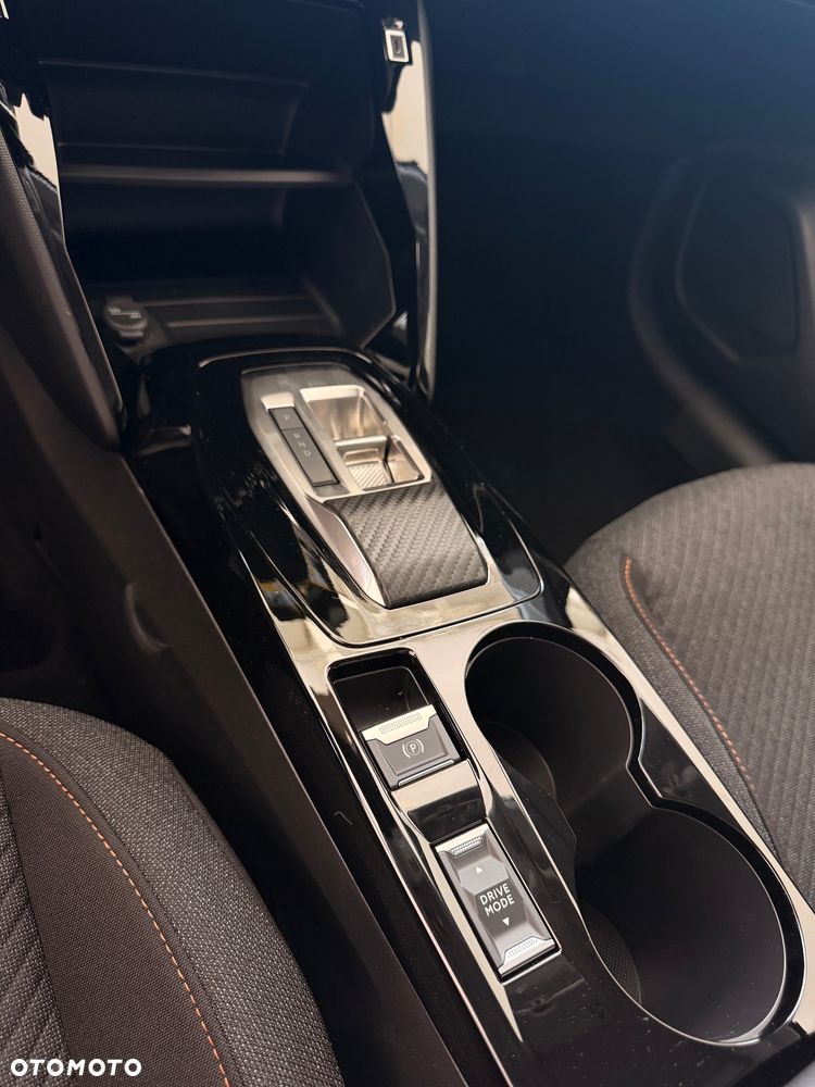 Peugeot 208 1.2 mHEV Business - 12