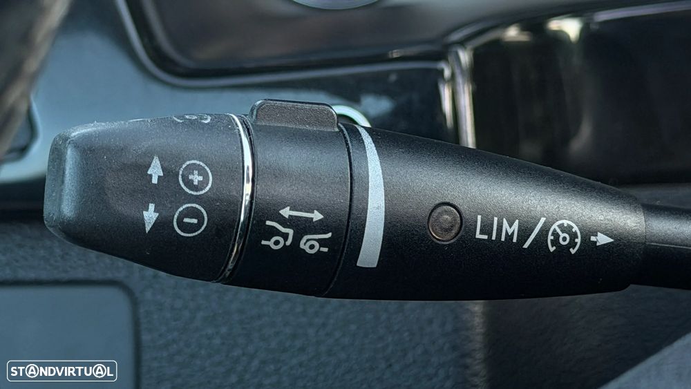 Mercedes-Benz E 220 CDI Avantgarde BlueEfficiency Auto. - 32