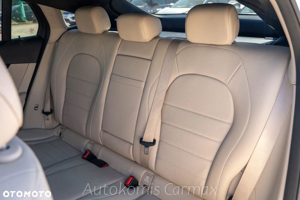 Mercedes-Benz GLC 300 4Matic 9G-TRONIC - 23
