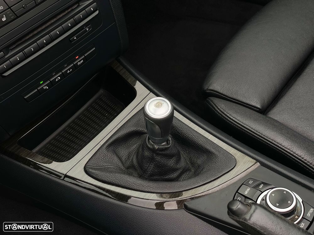 BMW 118 d Pack M - 22