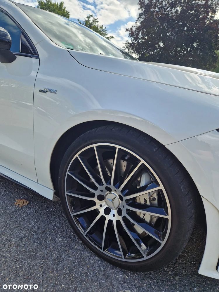 Mercedes-Benz CLA - 12