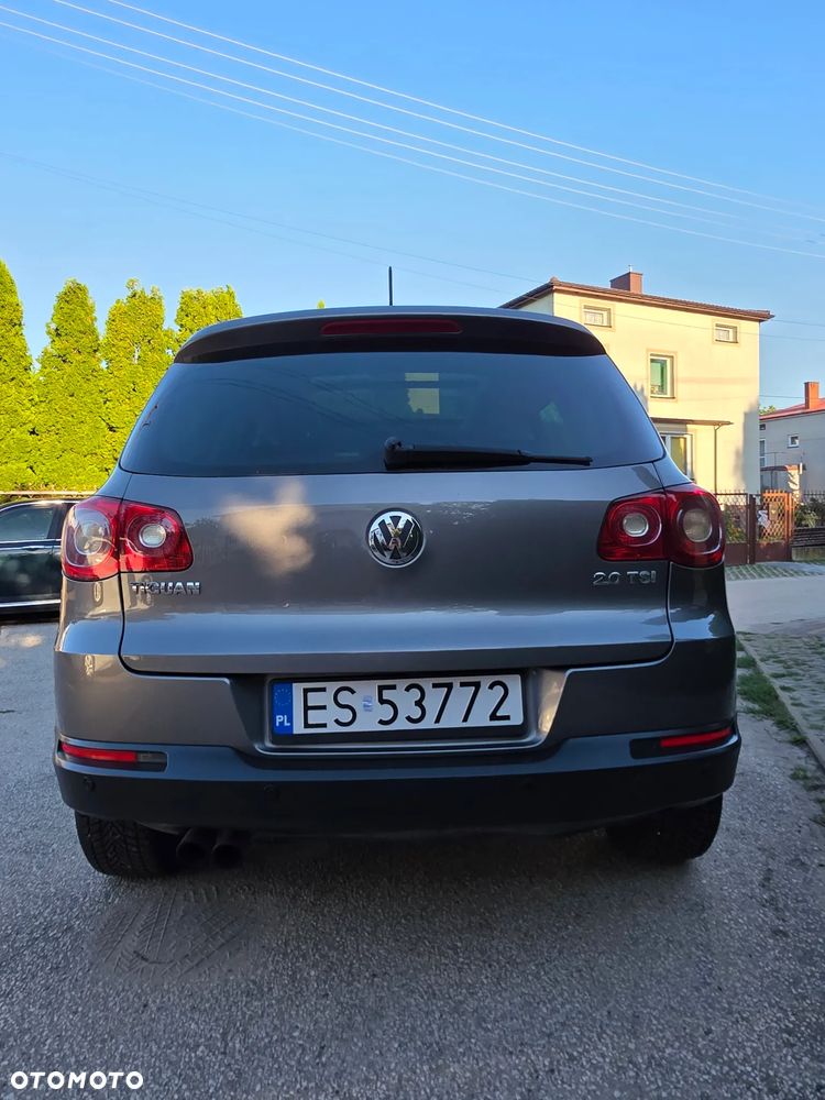 Volkswagen Tiguan - 4
