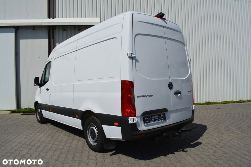 Mercedes-Benz Sprinter 907 319 CDI - 7