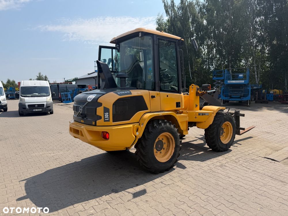 Volvo L30G - 6