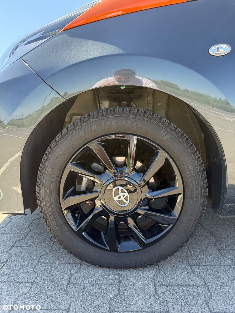 Toyota Aygo x.shift x-play connect - 9