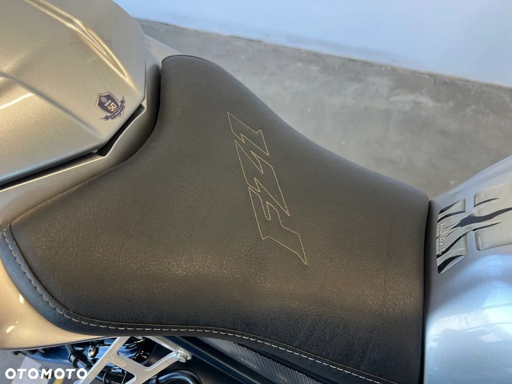 Yamaha FZ - 27