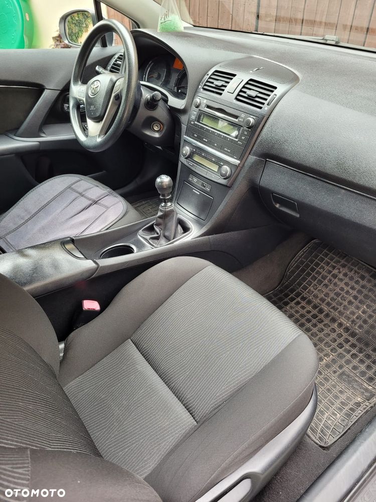 Toyota Avensis 2011 photo 5