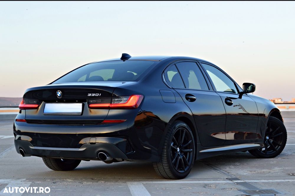 BMW Seria 3 330i AT - 6