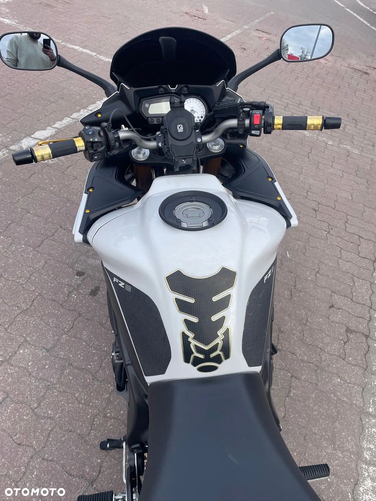 Yamaha FZ8 - 18