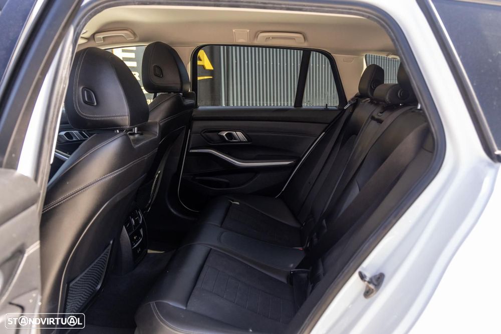 BMW 318 d Line Sport Auto — fotografia 11