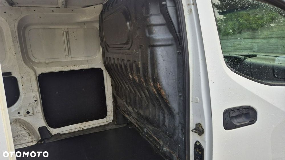 Nissan NV200 - 13