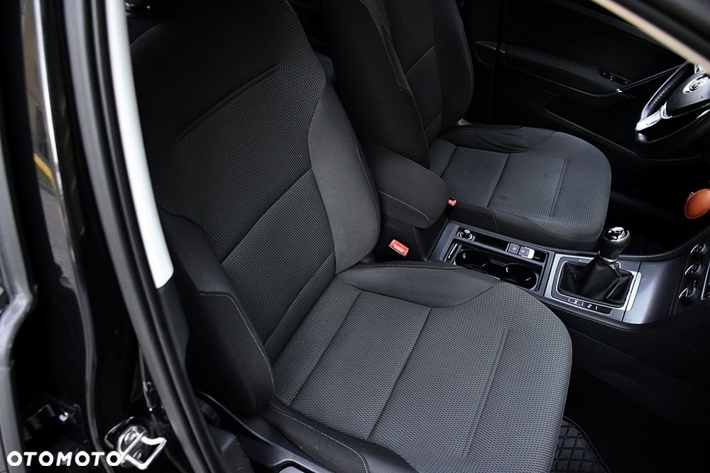 Volkswagen Golf 1.6 TDI DPF BlueMotion - 30