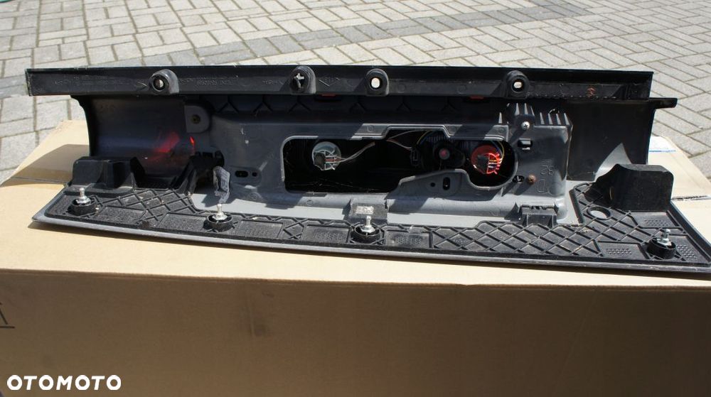 TYLNA PRAWA LAMPA RENAULT TRAFIC III 3 KLAPA - 5