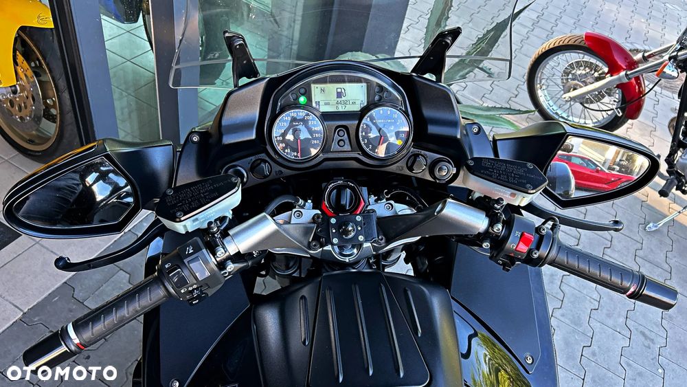 Kawasaki GTR - 8