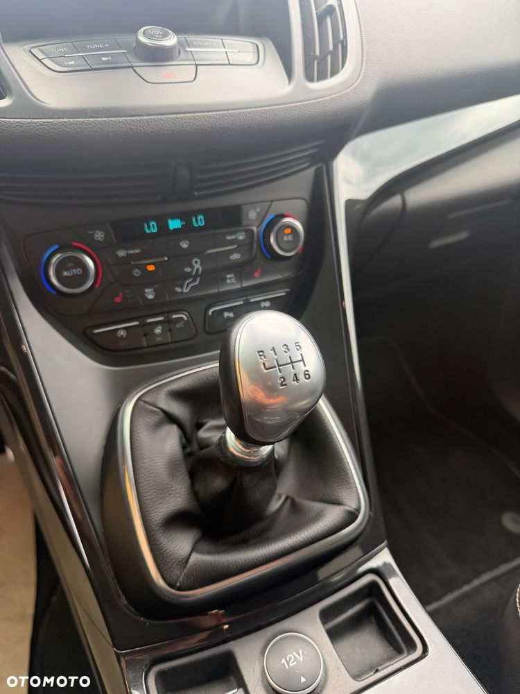 Ford Kuga 2.0 TDCi AWD ST-Line - 3