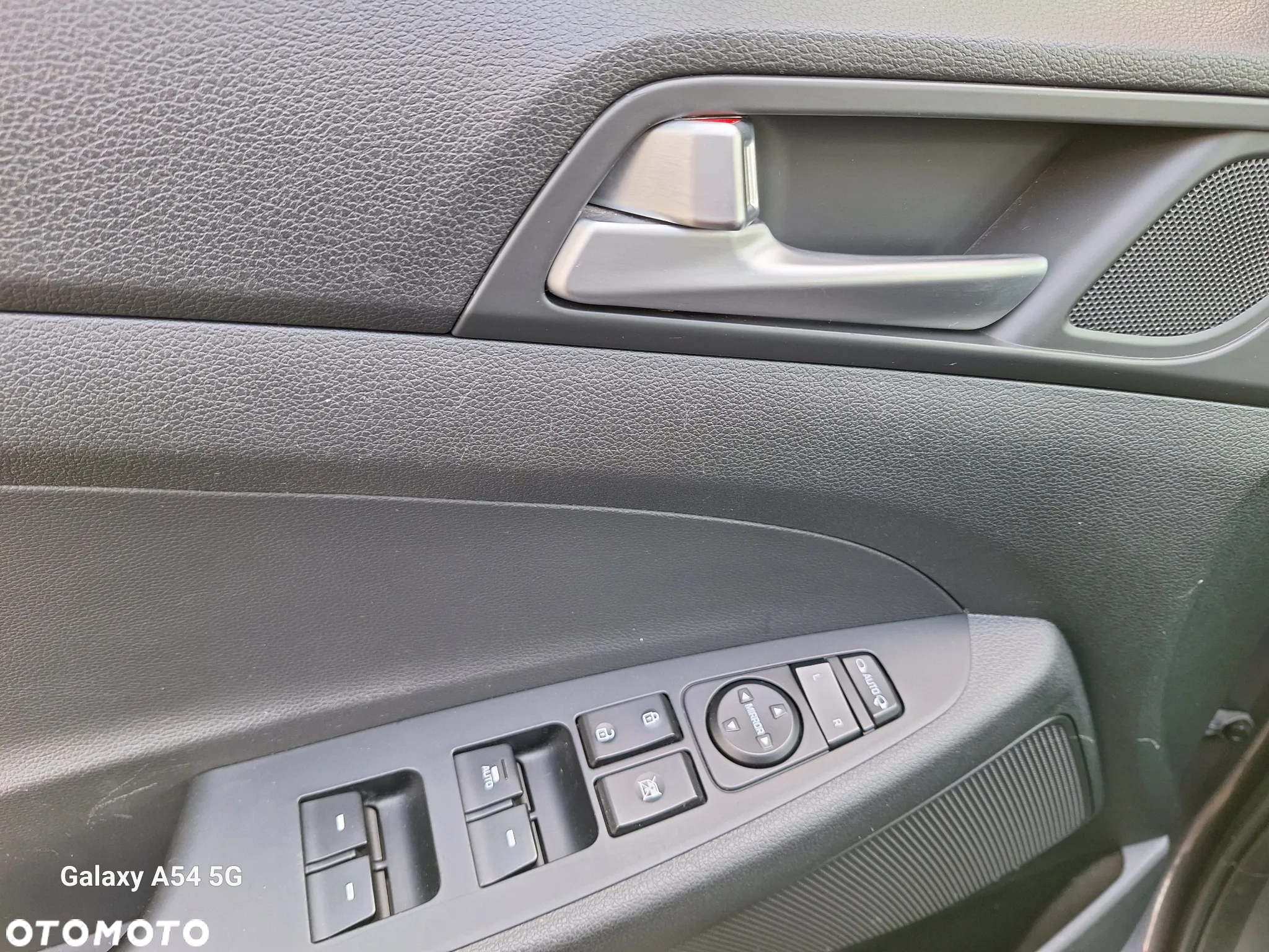 Hyundai Tucson blue 1.7 CRDi 2WD Intro Edition - 31