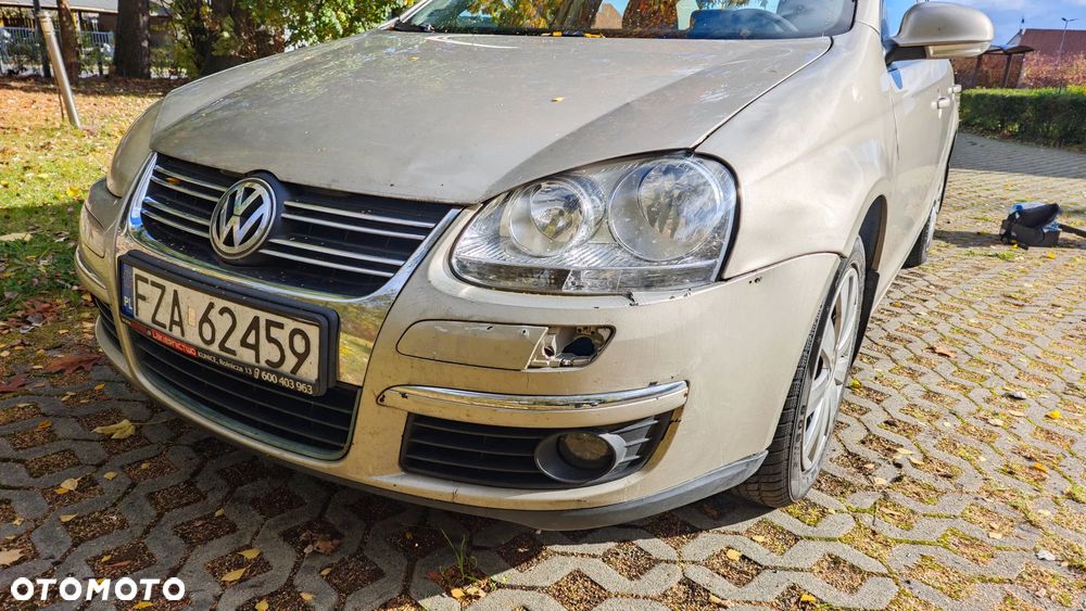 Volkswagen Jetta - 4