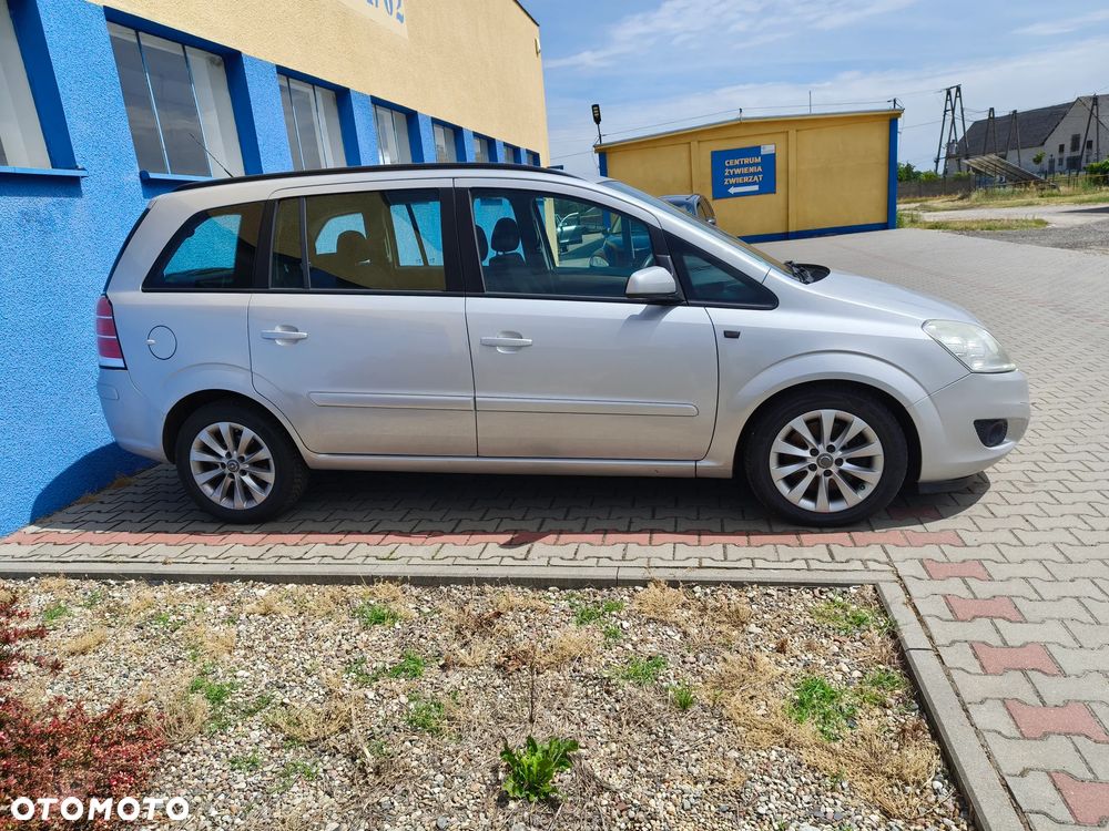 Opel Zafira - 1