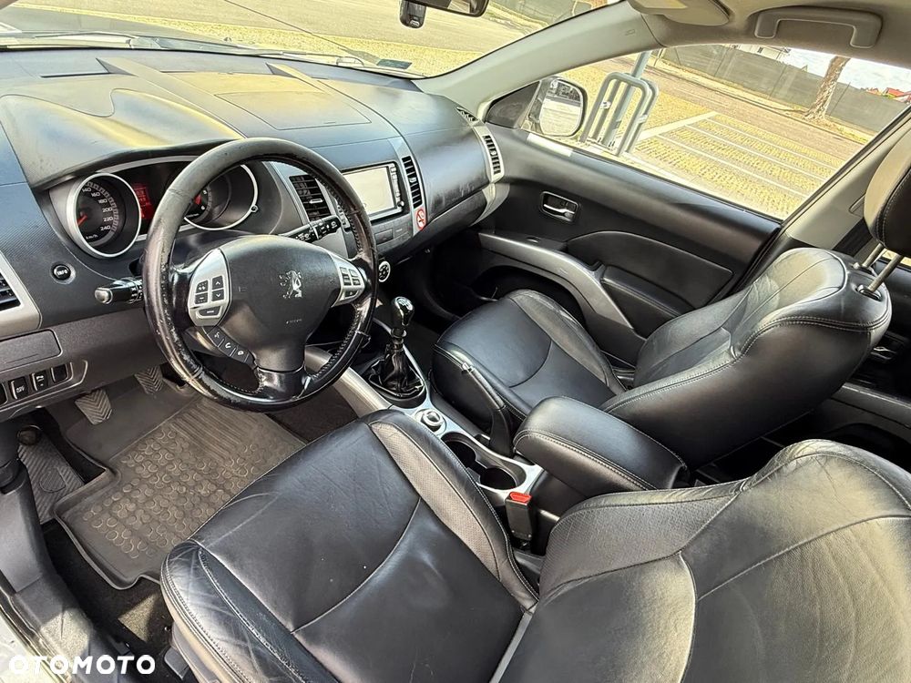 Peugeot 4007 - 9