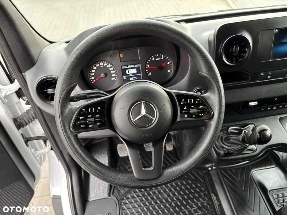 Mercedes-Benz Sprinter - 36