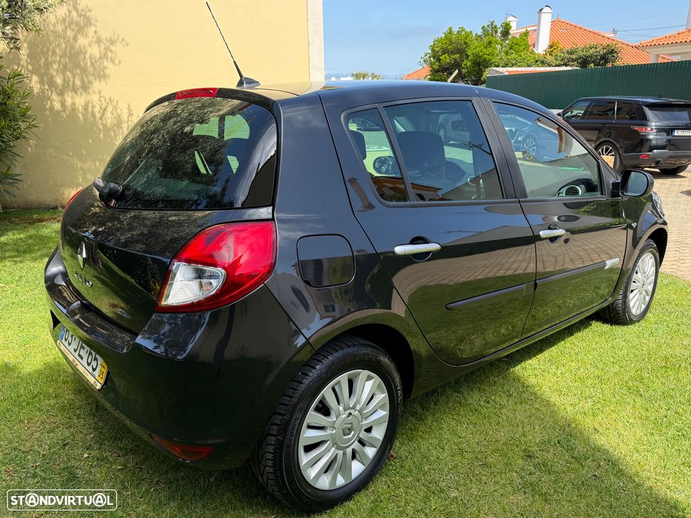 Renault Clio 1.2 16V Confort 130g - 8