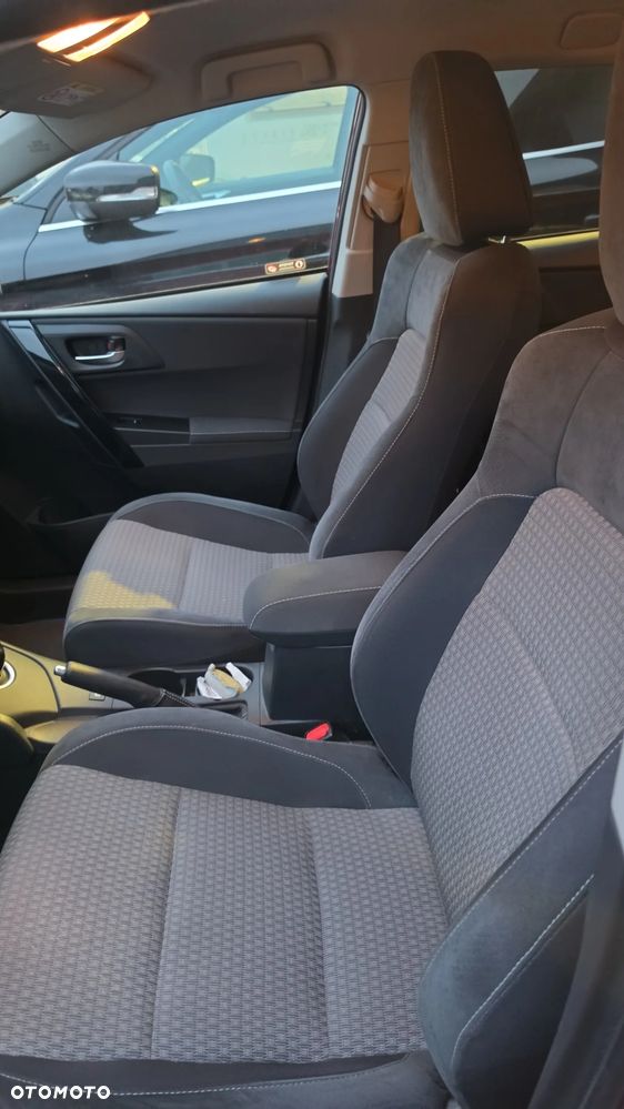 Toyota Auris 1.8 HSD Luna - 8