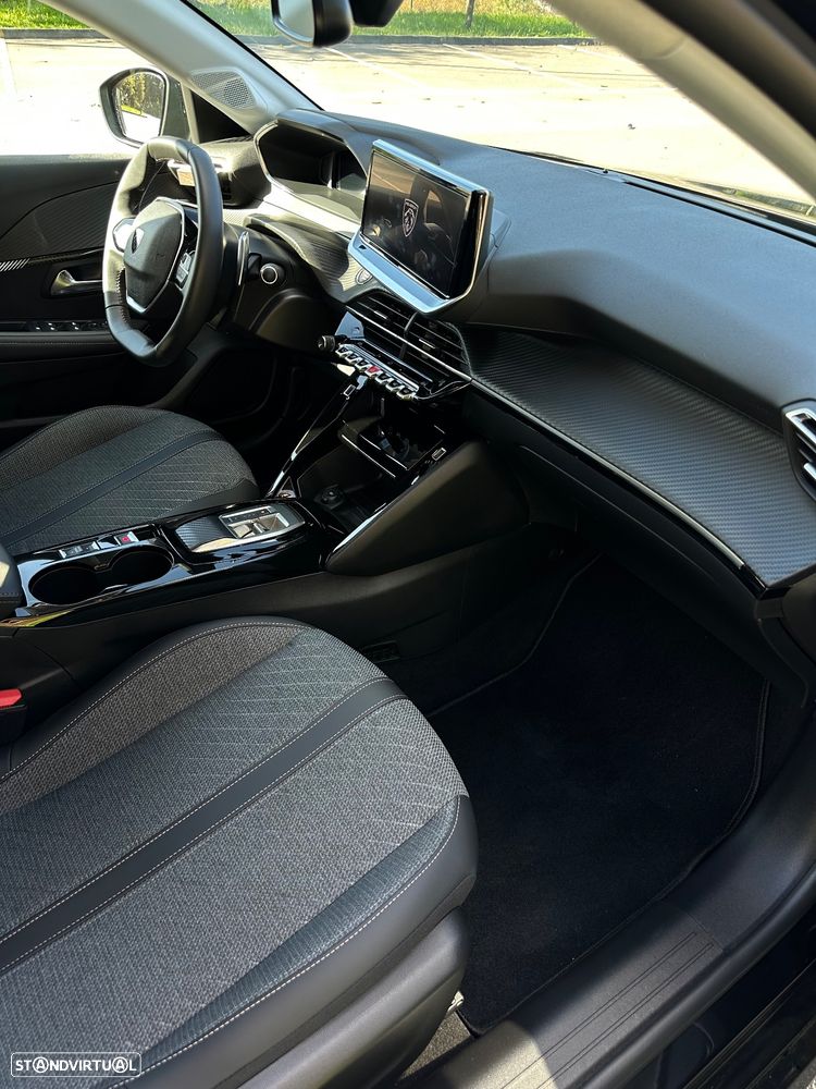 Peugeot 208 1.2 Hybrid Allure e-DCS6 - 8