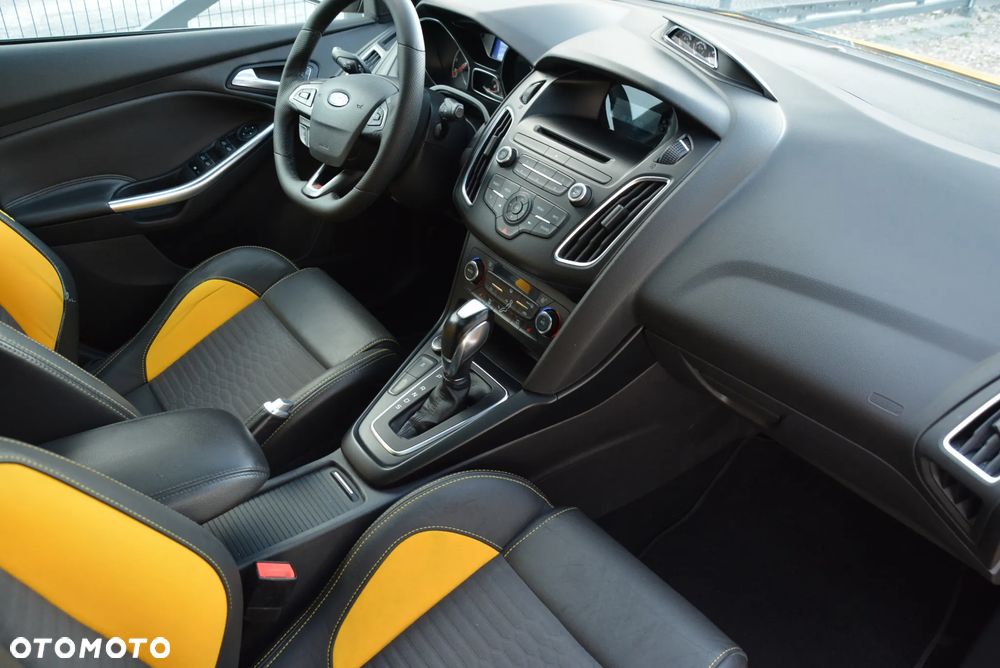 Ford Focus 2.0 TDCi ST-2 PowerShift - 35