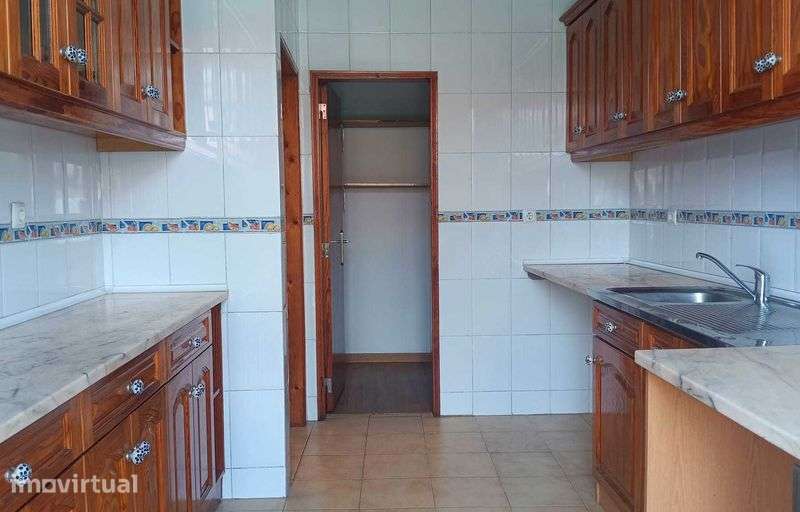 Excelente apartamento T2 no centro de Alcântara - Grande imagem: 4/12