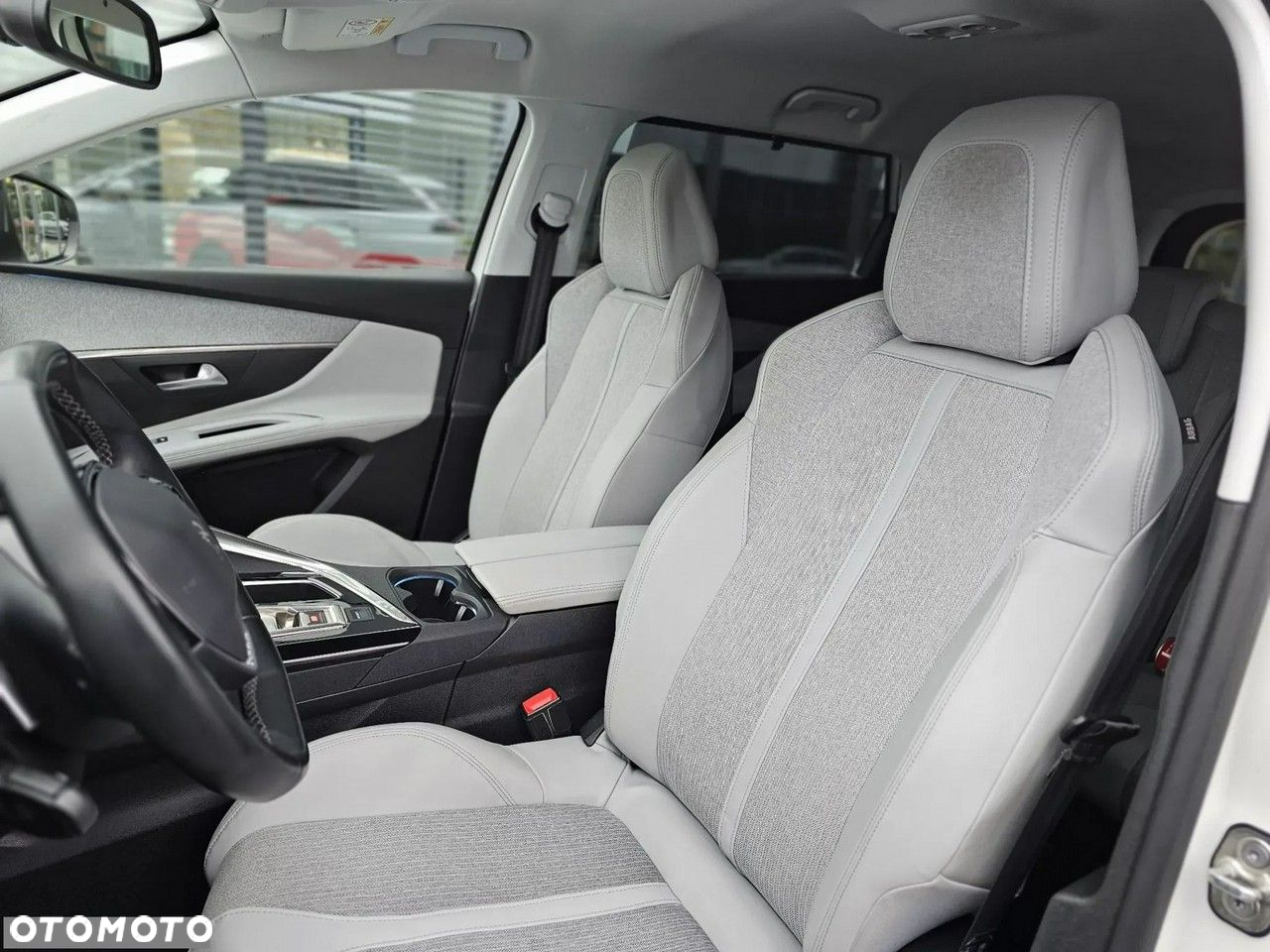 Peugeot 5008 1.6 PureTech Allure S&S EAT8 - 21