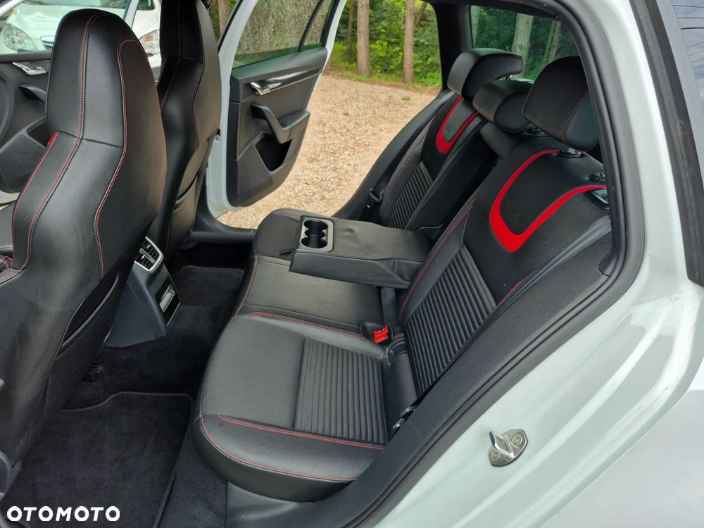 Skoda Octavia 2.0 TDI DSG RS - 16