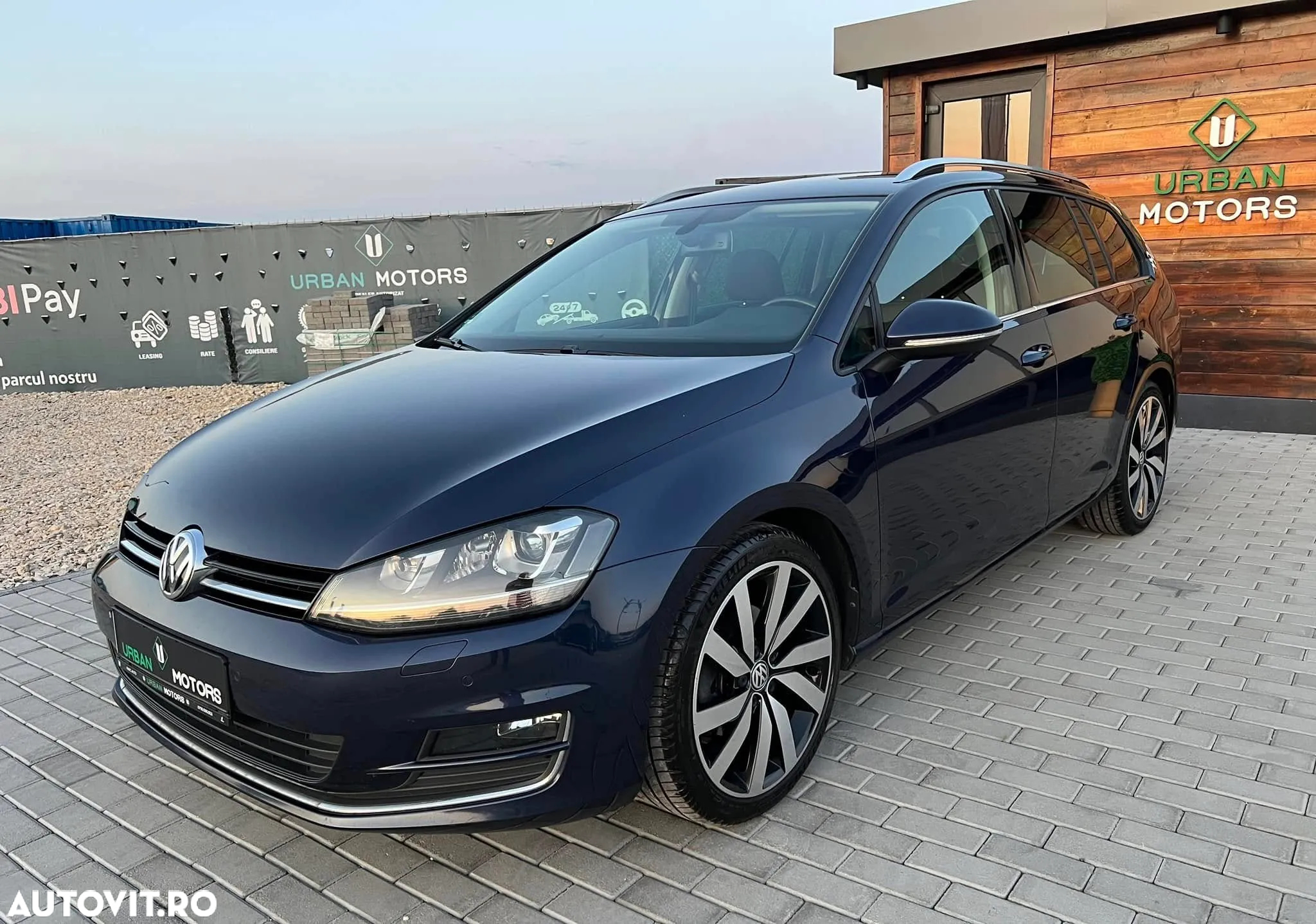 Volkswagen Golf 2.0 TDI Highline - 24