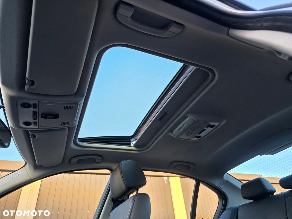 BMW Seria 3 318i Edition Lifestyle - 27
