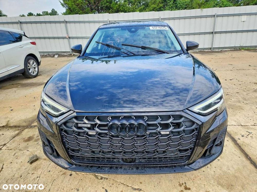 Audi A8 - 7