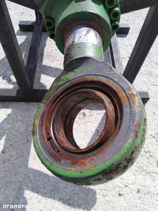 Siłownik Volvo EC340 EC 340 360 380 390 460 [D-212 S-110/100 T-105] - 4