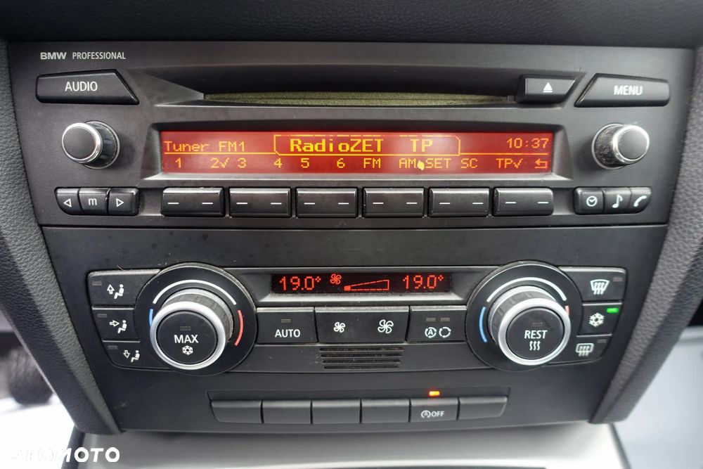 BMW Seria 3 318i Edition Sport - 17