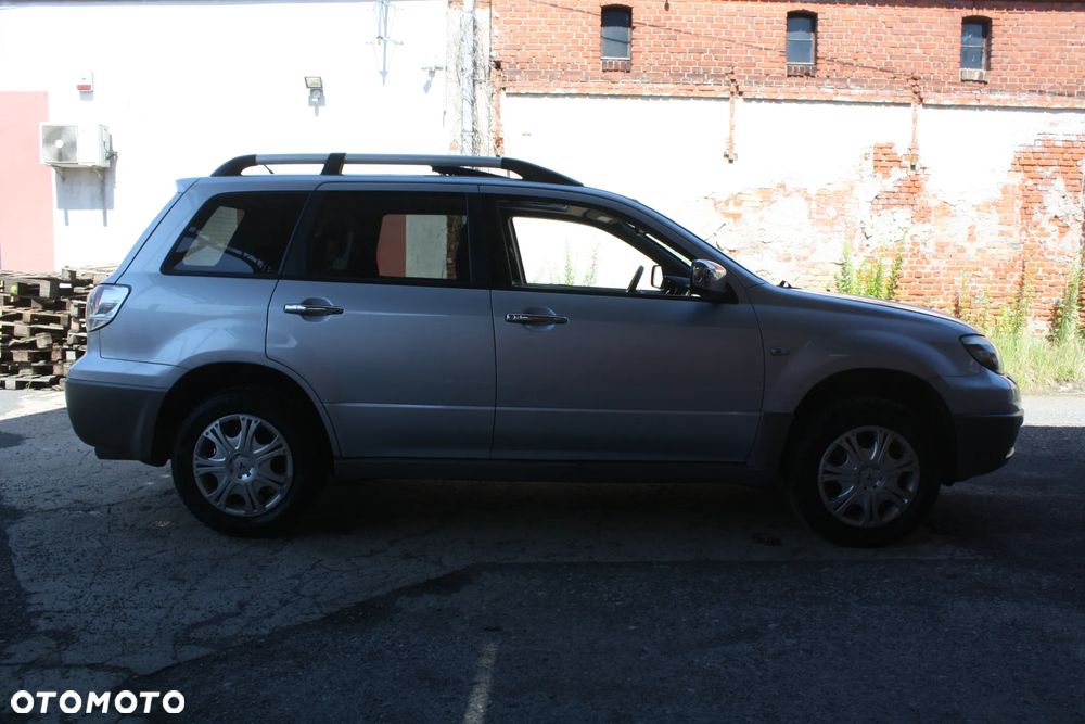 Mitsubishi Outlander 2.0 Sport 4WD - 12