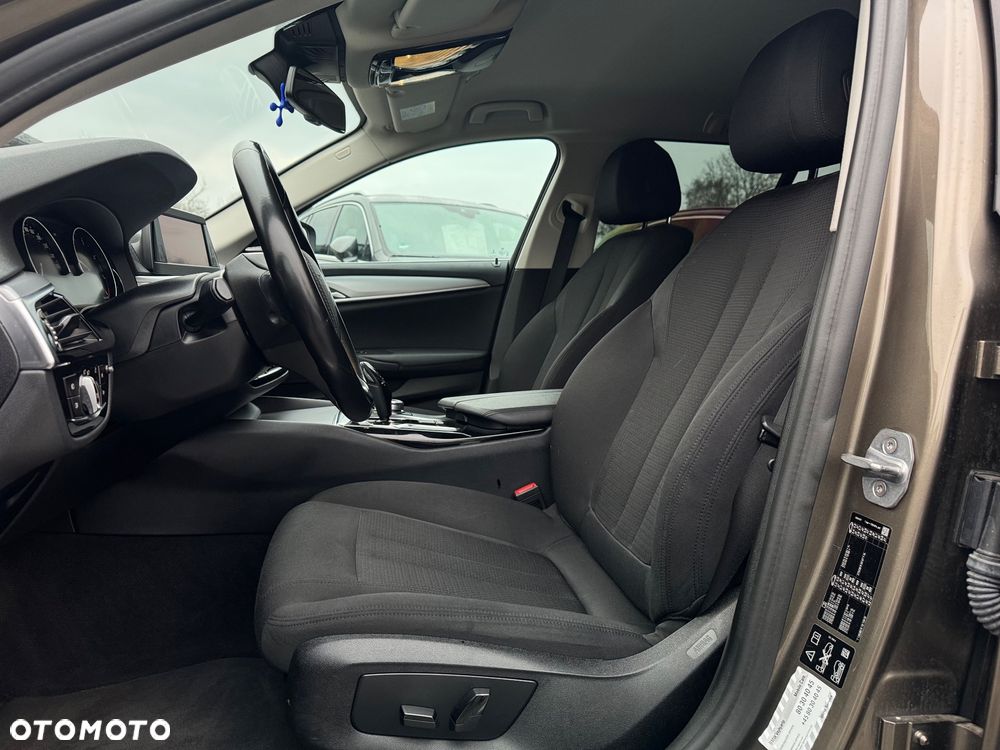 BMW Seria 5 520d xDrive Sport Line - 19