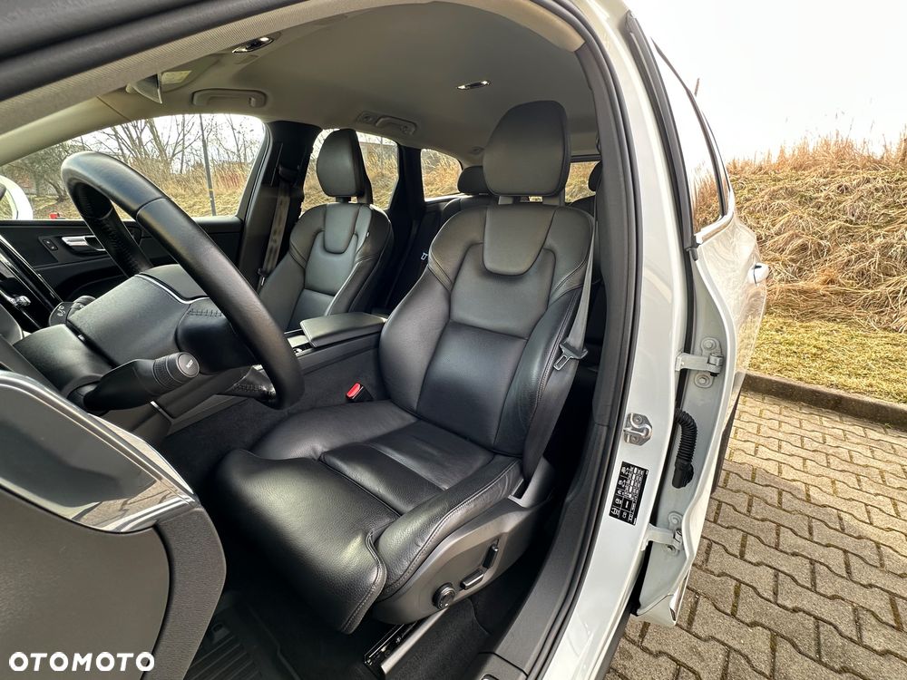Volvo XC 60 D5 AWD Geartronic Inscription - 28