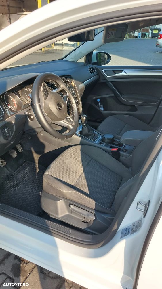 Volkswagen Golf 1.0 TSI Trendline - 4