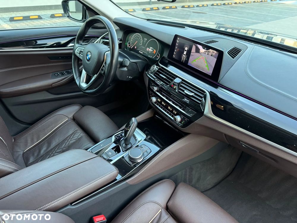 BMW Seria 5 530i xDrive Luxury Line sport - 17